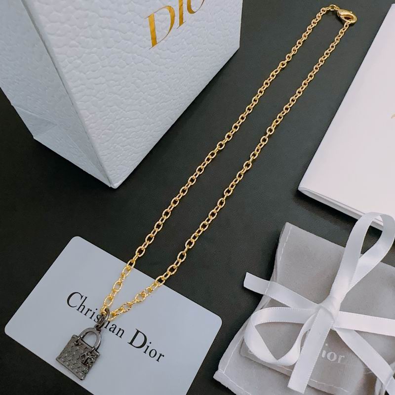 Dior Necklace 05lyr413